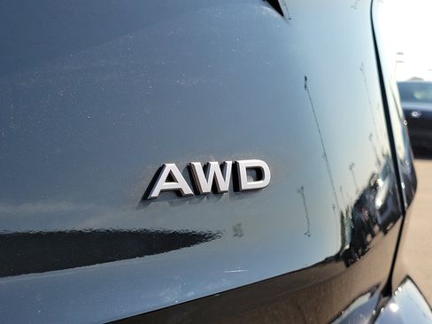 Used 2025 Nissan Rogue S image 6