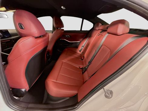 Used 2025 BMW 330i Sedan w/ M Sport Package image 25