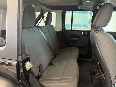 Used 2024 Jeep Wrangler Unlimited Rubicon image 33