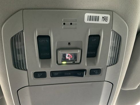 Used 2022 Toyota Highlander XLE image 35