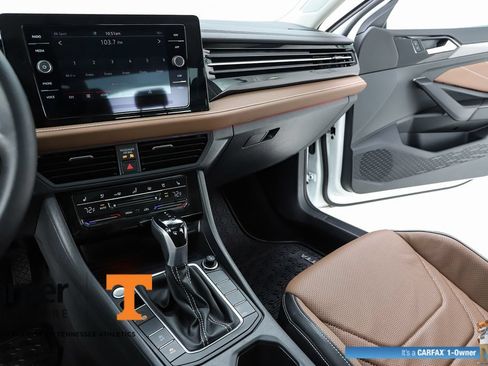 Used 2025 Volkswagen Jetta SEL FWD image 23