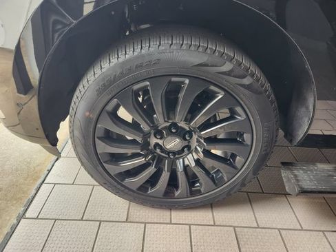 Used 2024 Lincoln Navigator L Black Label AWD/4WD image 9