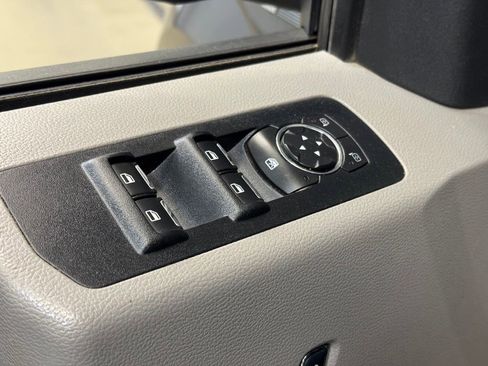 Used 2016 Ford F150 XLT w/ Equipment Group 302A Luxury AWD/4WD image 10