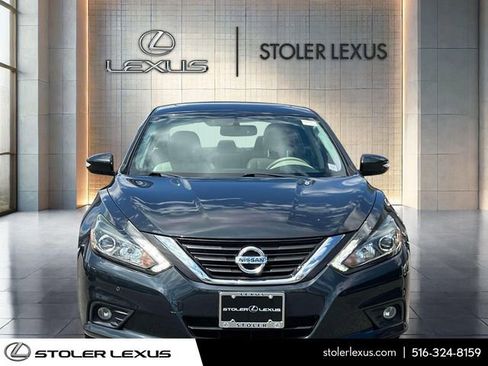 Used 2017 Nissan Altima 3.5 SL FWD image 2