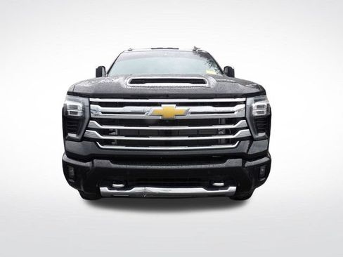 Used 2025 Chevrolet Silverado 3500 High Country w/ High Country Premium Package AWD/4WD image 4