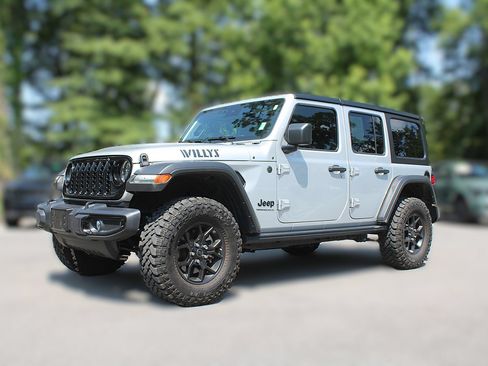 Used 2024 Jeep Wrangler Unlimited Sport AWD/4WD image 3