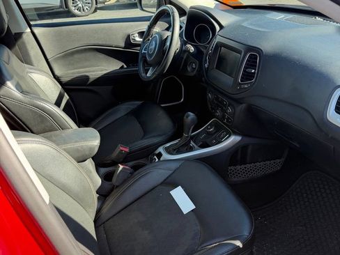 Used 2019 Jeep Compass Latitude w/ Cold Weather Group AWD/4WD image 7