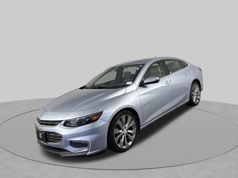 Used 2017 Chevrolet Malibu Premier w/ Premier Sun and Wheel Package FWD image 2