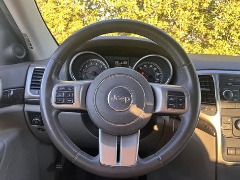 Used 2012 Jeep Grand Cherokee Laredo image 22