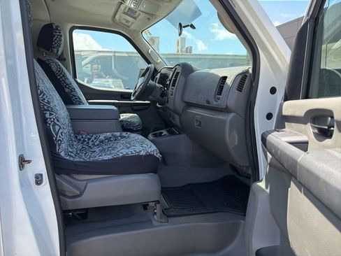 Used 2018 Nissan NV 3500 SV RWD image 16
