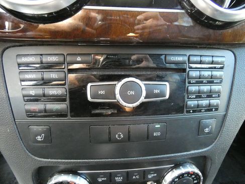 Used 2015 Mercedes-Benz GLK 350 2WD image 34