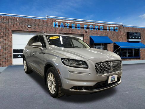 Used 2023 Lincoln Nautilus Reserve image 2