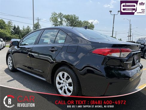 Used 2024 Toyota Corolla LE FWD image 4