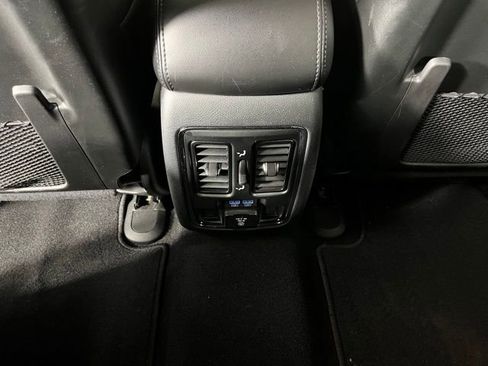 Used 2019 Jeep Grand Cherokee Limited AWD/4WD image 39