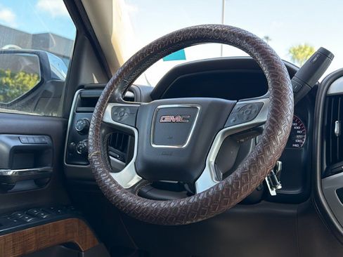 Used 2014 GMC Sierra 1500 SLT w/ SLT Crew Cab Value Package AWD/4WD image 25