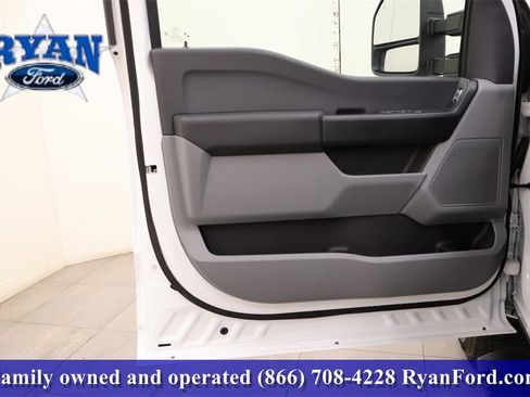 New 2025 Ford F250 XL w/ FX4 Off-Road Package image 9