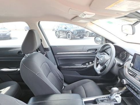 Used 2023 Nissan Altima 2.5 SV FWD image 5