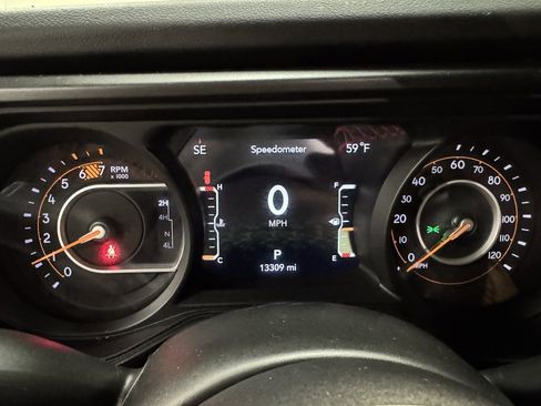 Used 2024 Jeep Wrangler Unlimited Rubicon w/ Convenience Group image 29