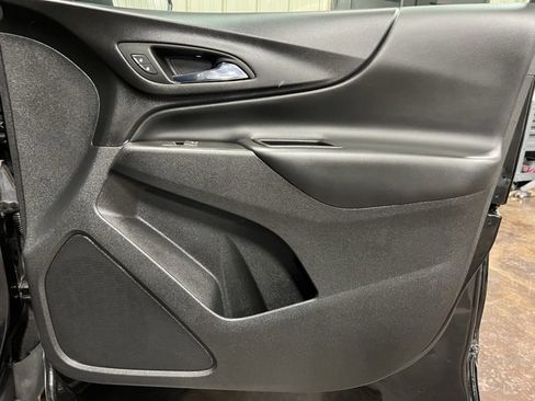 Used 2022 Chevrolet Equinox LT image 25