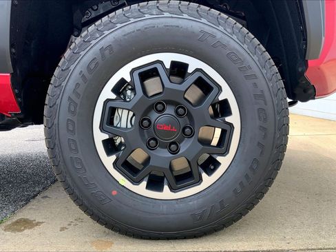 New 2026 Toyota Tacoma TRD Off-Road AWD/4WD image 15