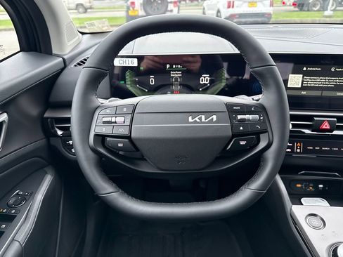 New 2026 Kia Sportage EX image 21