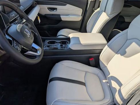 New 2026 Honda Pilot Touring image 10