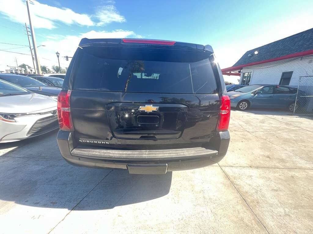 Used 2016 Chevrolet Suburban LT RWD image 9