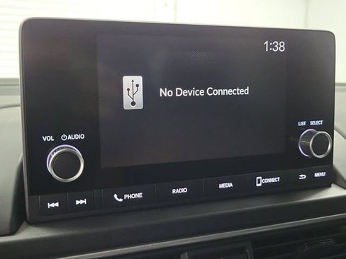Used 2025 Honda Pilot Sport image 28
