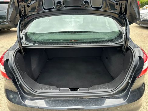 Used 2013 Ford Focus SE w/ SE Winter Pkg FWD image 13