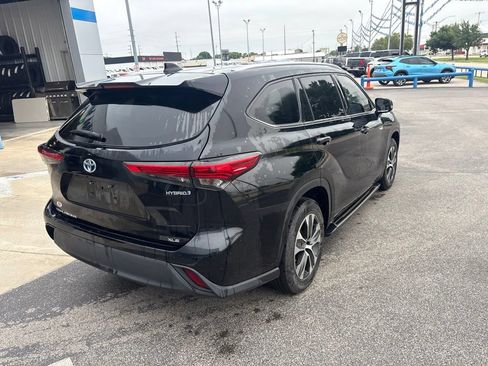 Used 2020 Toyota Highlander XLE FWD image 7