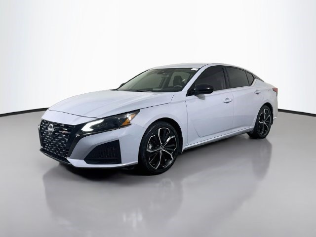 Used 2023 Nissan Altima 2.5 SR FWD image 4