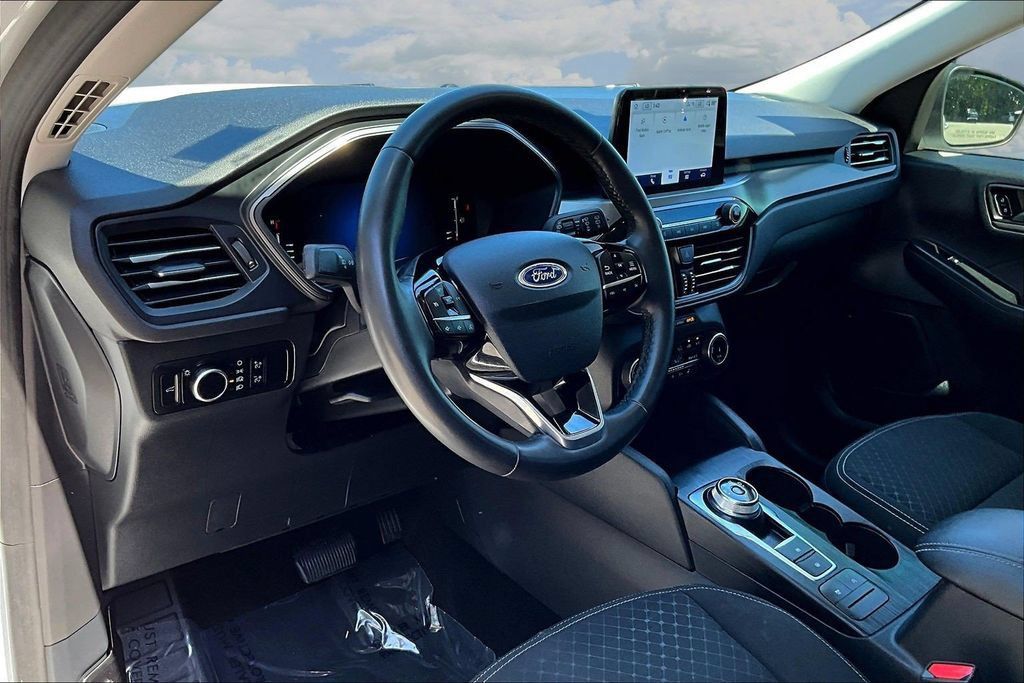 Certified 2023 Ford Escape Active AWD/4WD image 19