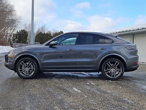 Certified 2022 Porsche Cayenne Coupe image 2