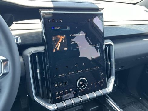 New 2025 GMC Acadia Elevation image 16