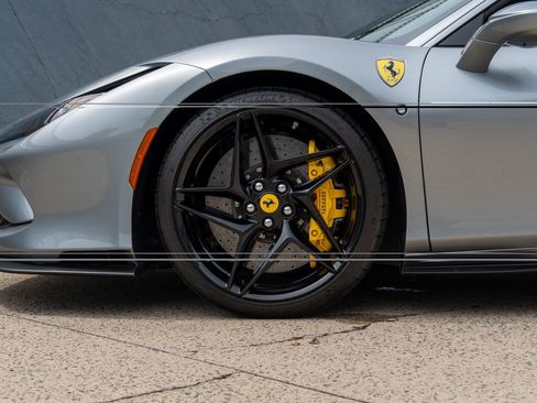 Used 2021 Ferrari F8 Tributo RWD image 9