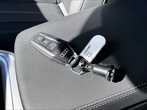 Used 2025 Audi Q5 Premium AWD/4WD image 35