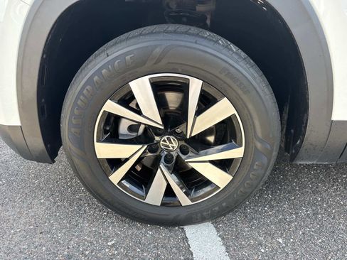 Used 2022 Volkswagen Atlas Cross Sport SE image 10