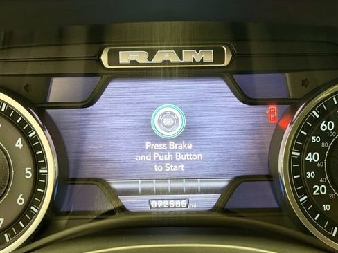 Used 2022 RAM 1500 Big Horn AWD/4WD image 11