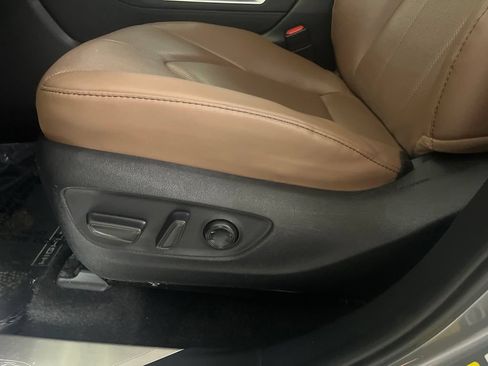 Used 2025 Toyota Highlander Limited AWD/4WD image 53