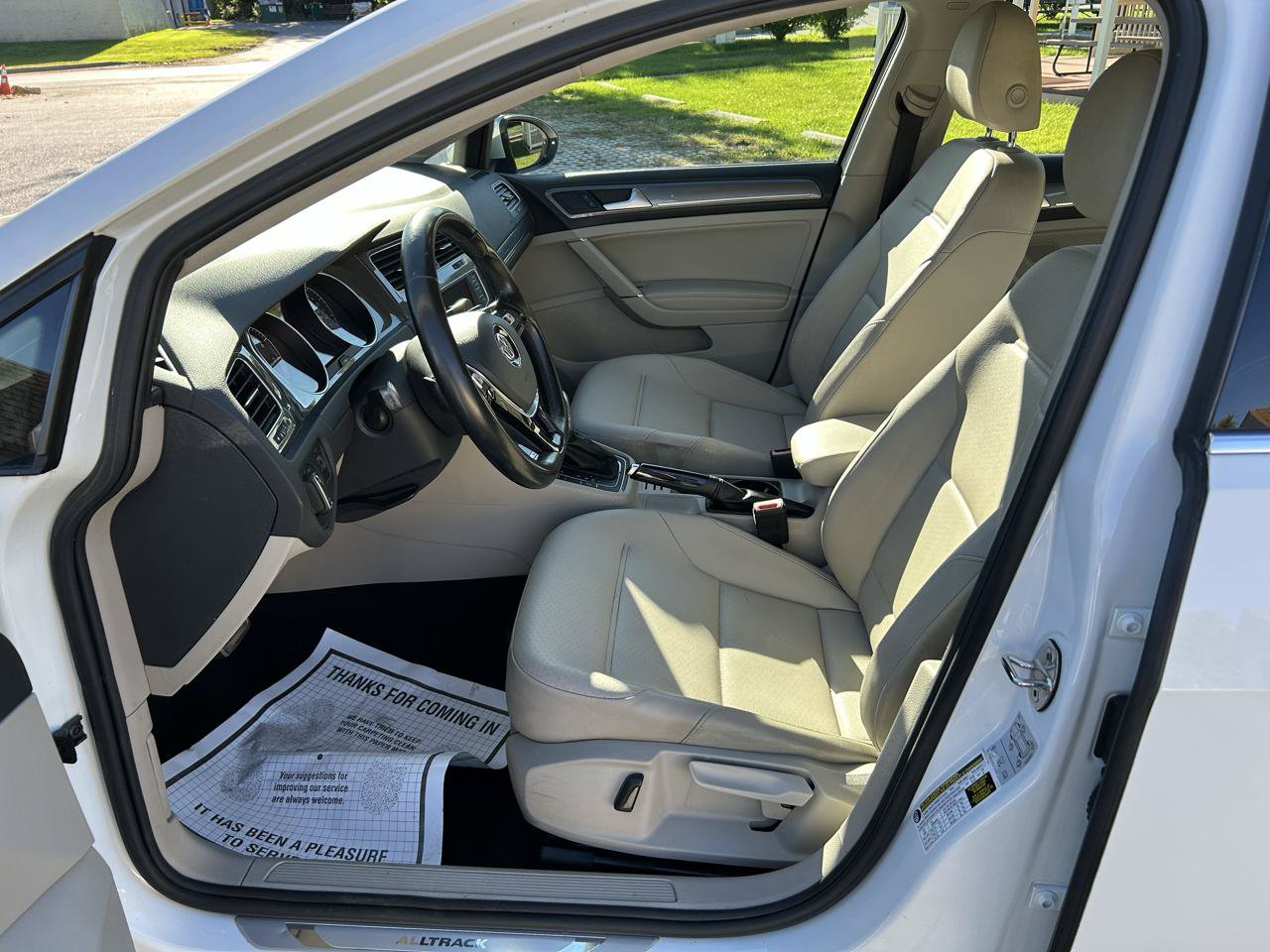 Used 2017 Volkswagen Golf Alltrack S AWD/4WD image 11