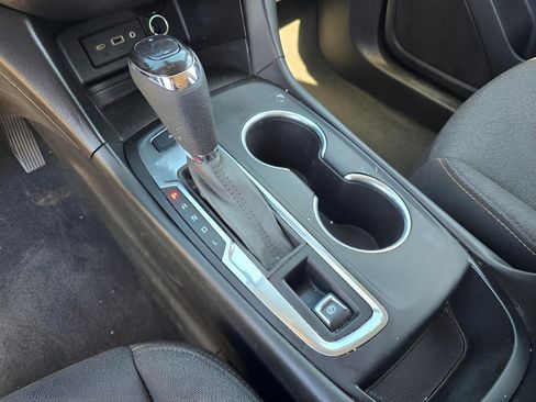 Used 2020 Chevrolet Equinox LT w/ Driver Convenience Package image 19