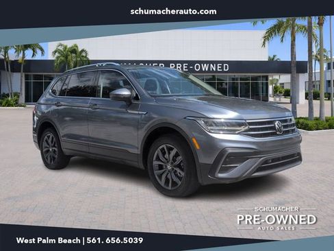Certified 2023 Volkswagen Tiguan SE FWD image 1