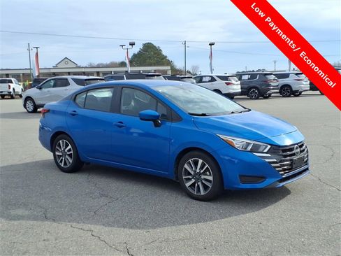 Used 2023 Nissan Versa SV image 7