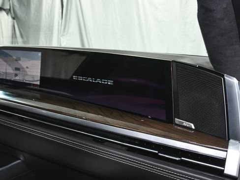 Used 2026 Cadillac Escalade ESV Platinum Sport w/ LPO, ONYX Package AWD/4WD image 67