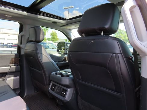 Used 2025 Ford F350 Lariat w/ Lariat Ultimate Package AWD/4WD image 36