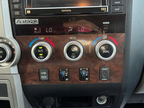 Used 2013 Toyota Tundra Platinum AWD/4WD image 17