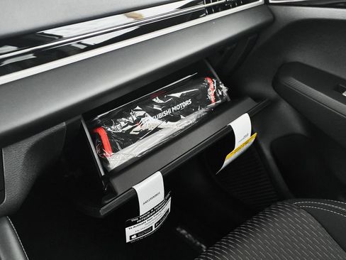 New 2026 Mitsubishi Outlander ES FWD image 38