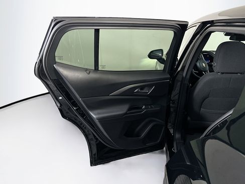 Used 2025 Chevrolet Equinox EV LT w/ Comfort Package image 26