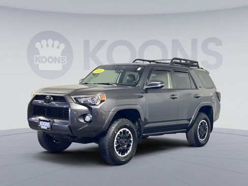 Used 2016 Toyota 4Runner SR5 Premium image 1
