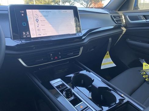 New 2025 Volkswagen Atlas Cross Sport SEL image 13